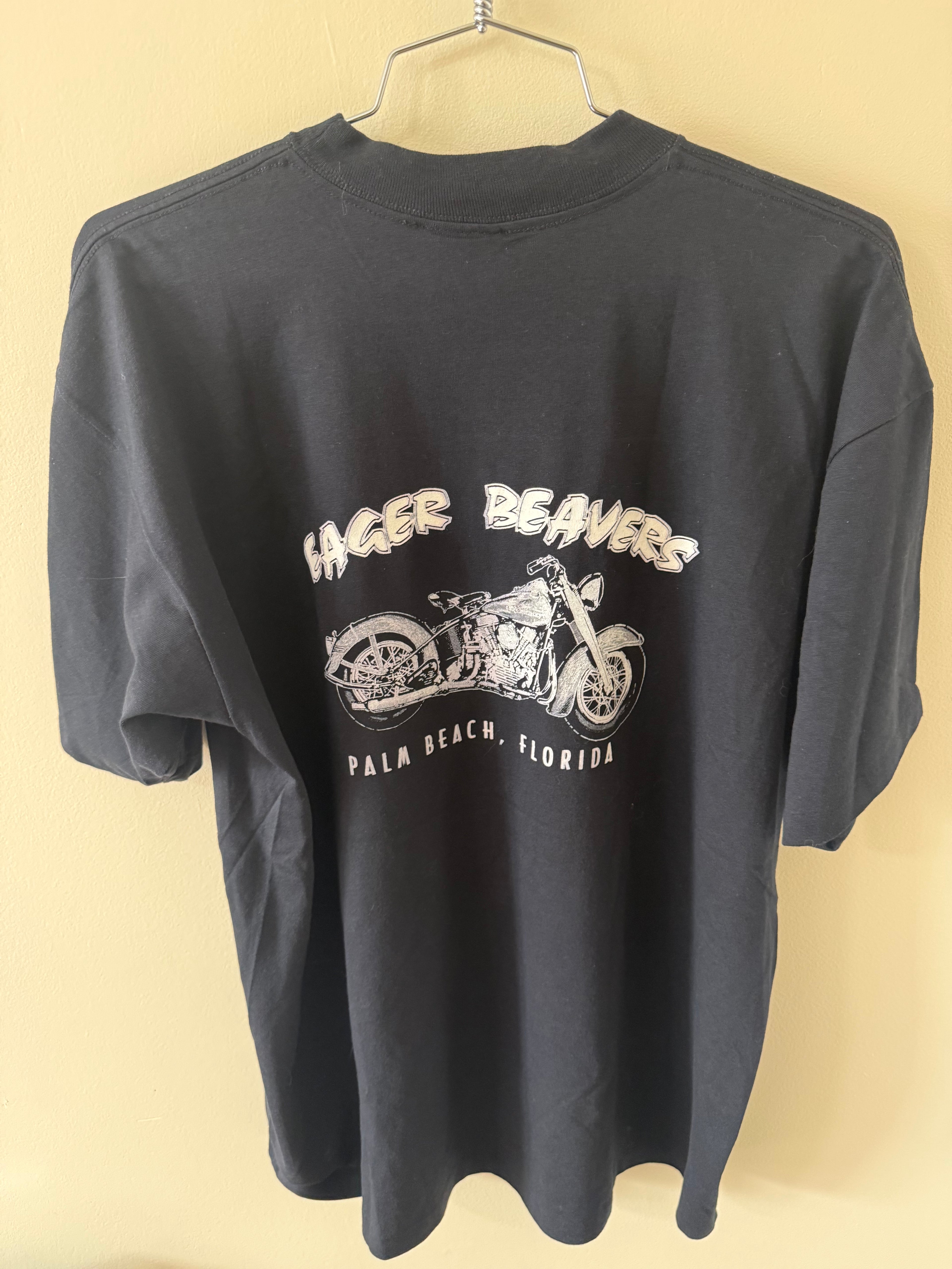 Vintage 3-D emblem T