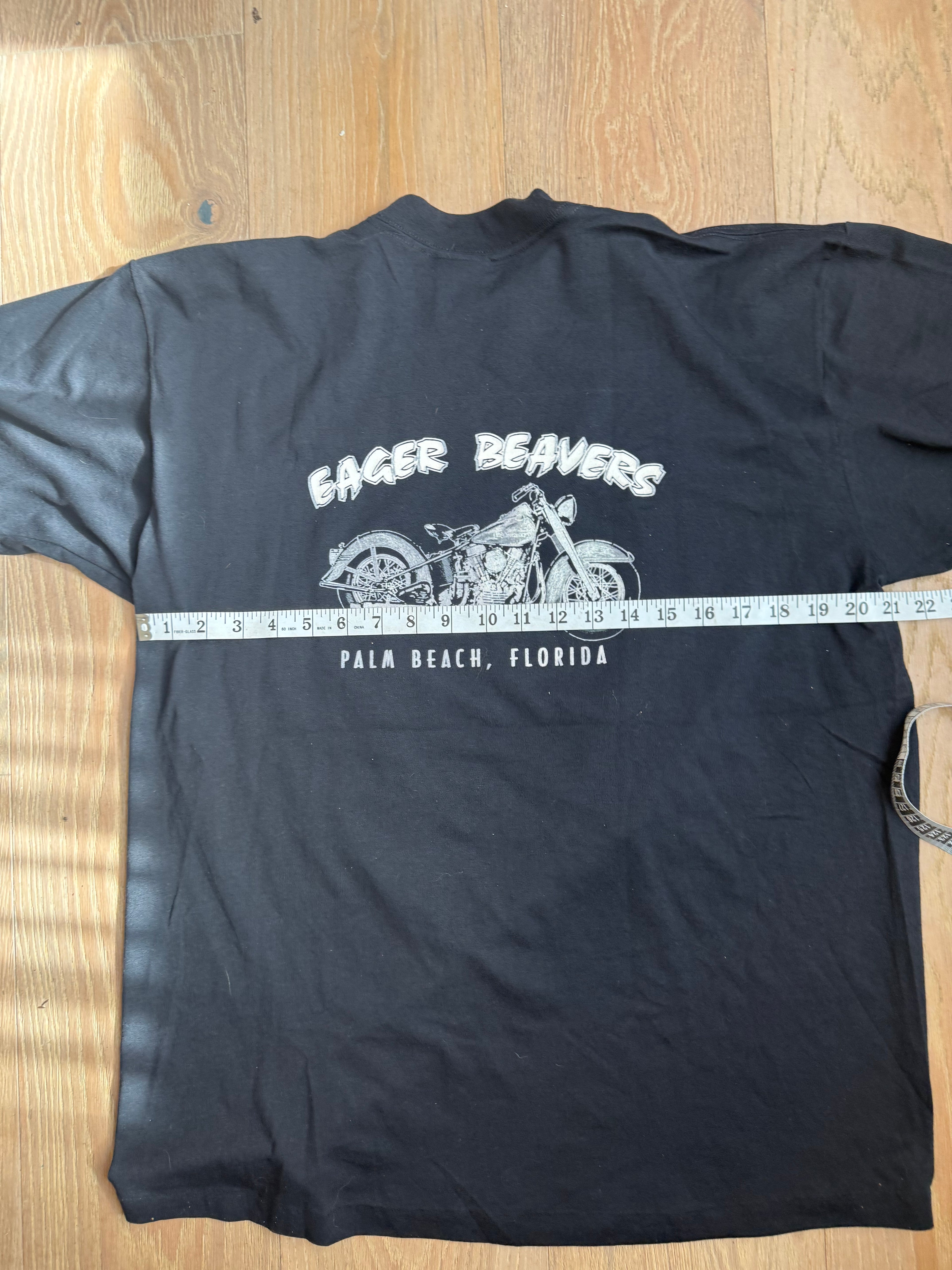 Vintage 3-D emblem T